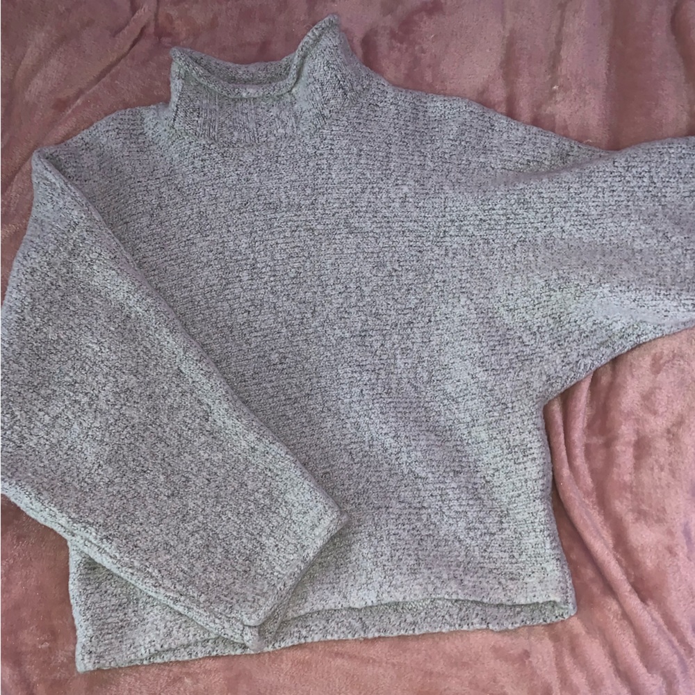 Grey sweater half turtleneck